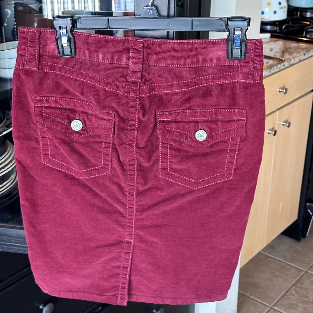 LONDONJEAN by Victoria Secret Burgundy Wine Corduroy Pencil Skirt Y2K era RARE - Picture 2 of 10